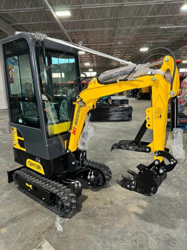 AGT 13.5HP 1-ton Mini & Small Excavator More Comfortable, 2116 pounds With Enclosed Cab Gasoline For Sale | AGT-QH13R